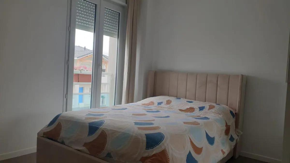 Chambre Calme Dans Une Maison Neuve Avec Jardin Billere エクステリア 写真