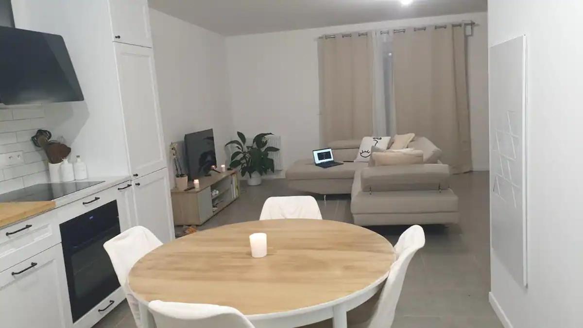 Chambre Calme Dans Une Maison Neuve Avec Jardin Billere エクステリア 写真