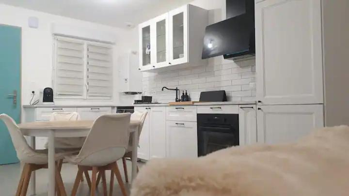 Chambre Calme Dans Une Maison Neuve Avec Jardin Billere エクステリア 写真